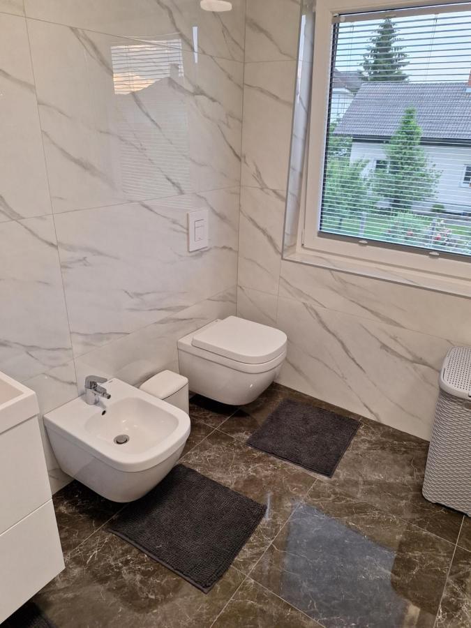 Guesthouse Flower Ljubljana Kültér fotó