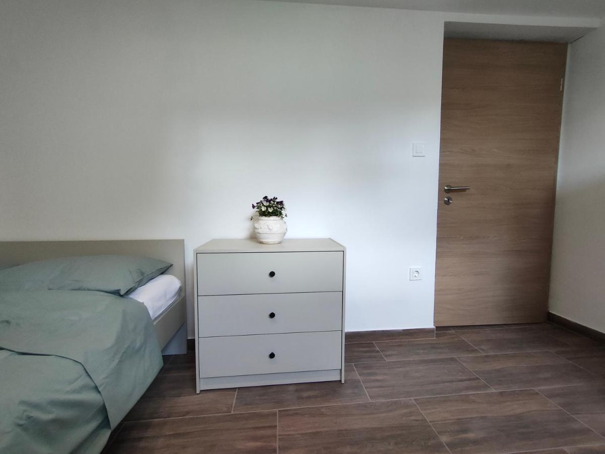 Guesthouse Flower Ljubljana Kültér fotó