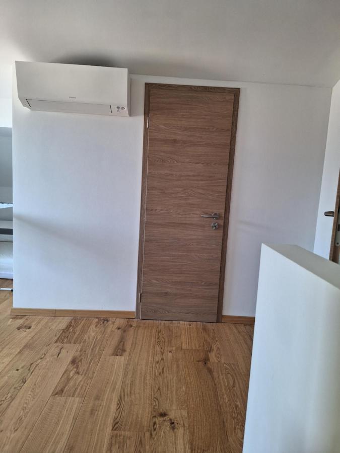 Guesthouse Flower Ljubljana Kültér fotó
