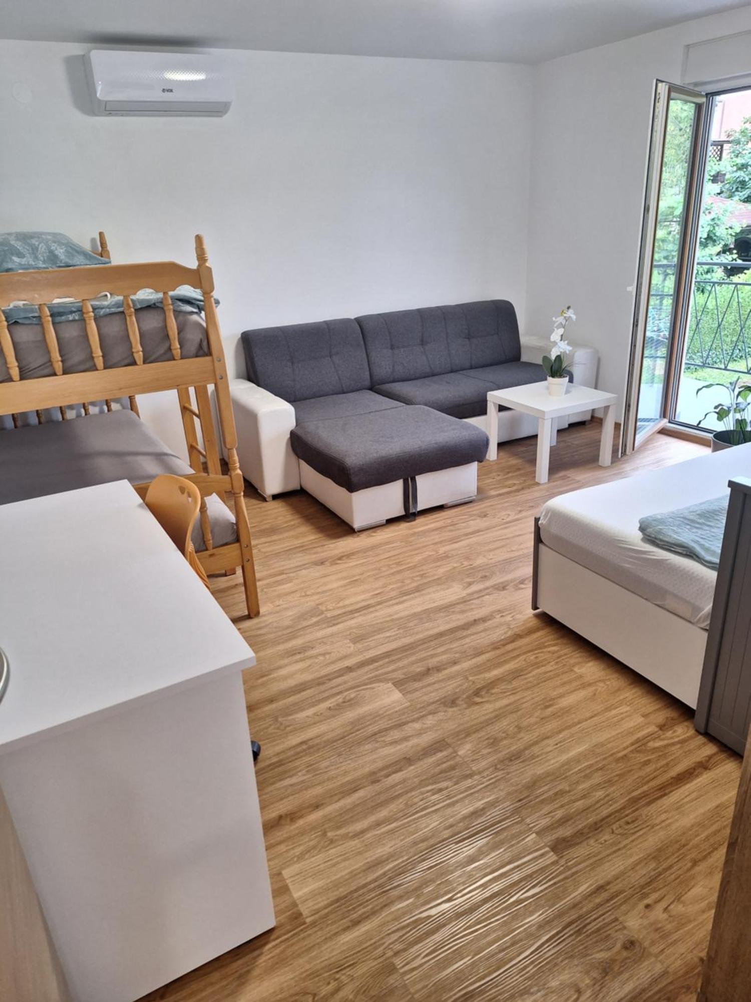 Guesthouse Flower Ljubljana Kültér fotó